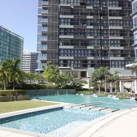 Uptown Parksuites Tower Two - Bgc Taguig, Manila Exterior photo