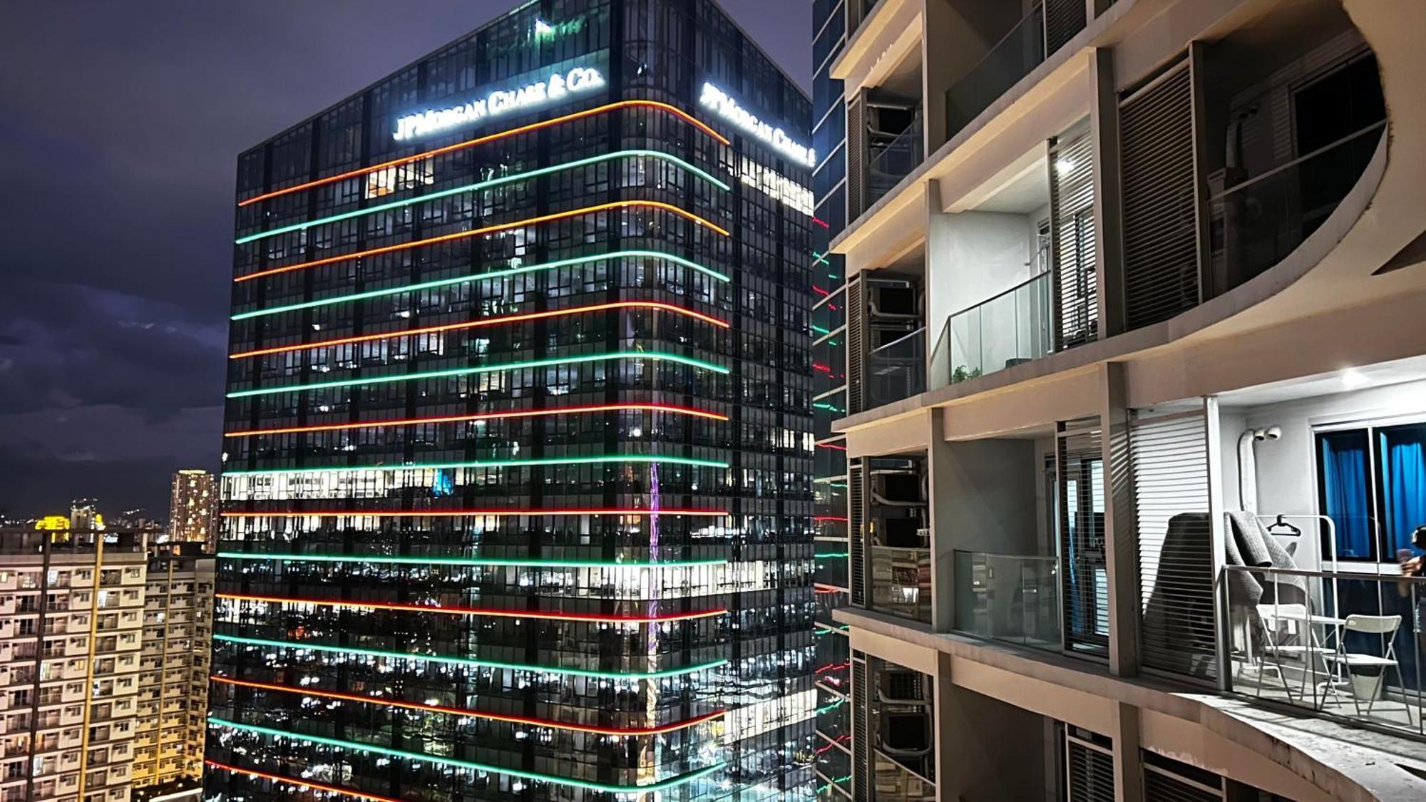 Uptown Parksuites Tower Two - Bgc Taguig, Manila Exterior photo